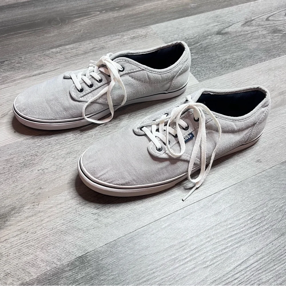 VANS Canvas Lace up Atwood Sneakers in Navy White Pinstripe SZ 8.5